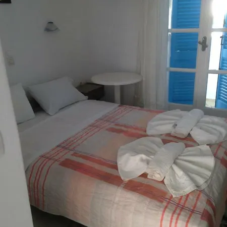 Polemis 2* Agia Anna (Naxos)