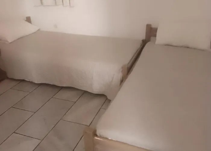 Apart Otel Polemis Agia Anna (Naxos)