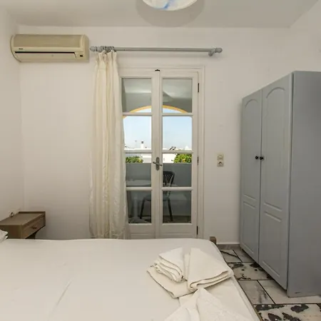 Polemis Apart Otel Agia Anna (Naxos)