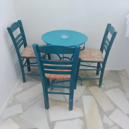 Polemis 2* Agia Anna (Naxos)