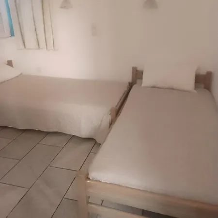 Polemis 2* Agia Anna (Naxos)