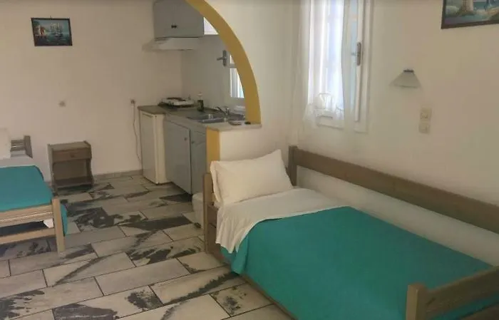 Polemis 2* Agia Anna (Naxos)